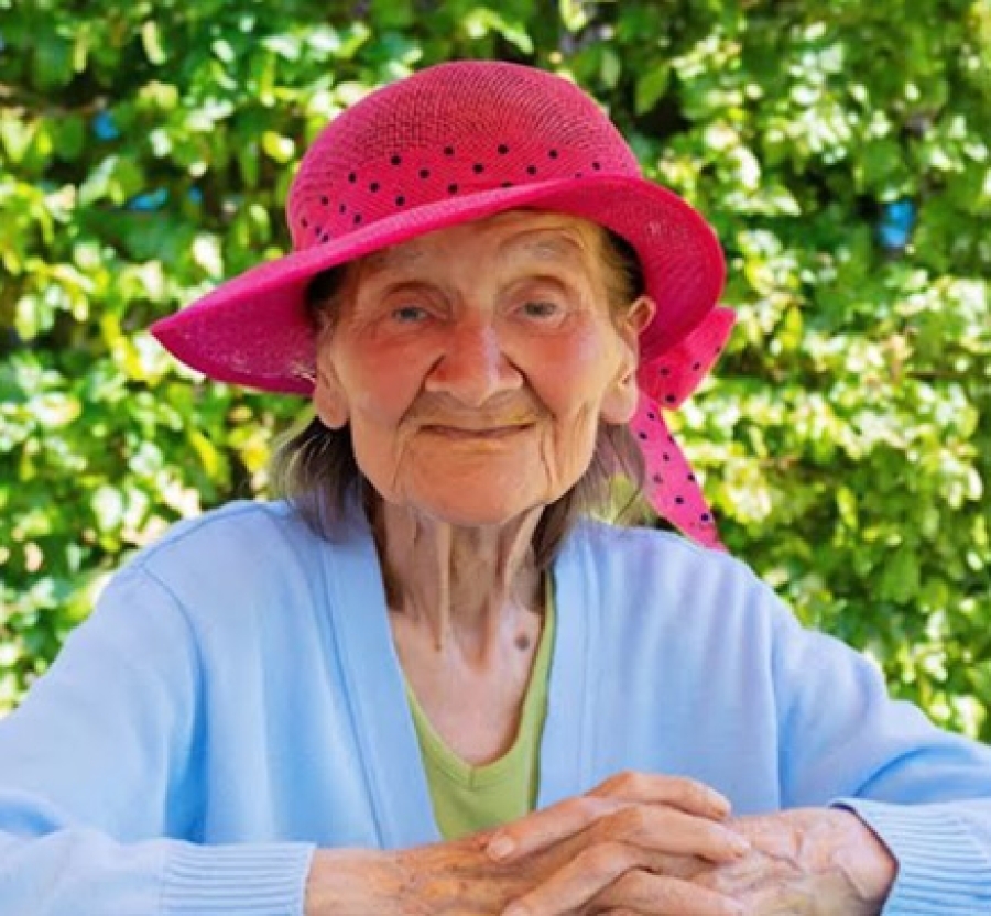 Annie Raus overleden